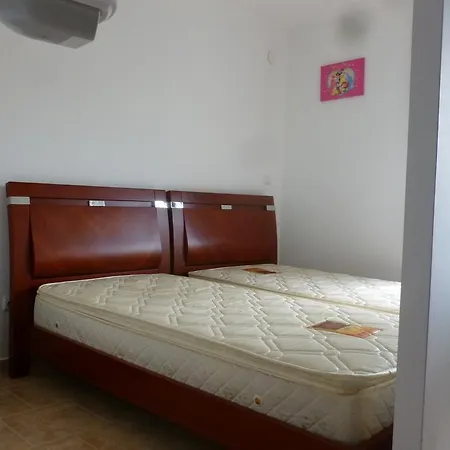 Explore In Kamenitza Апартаменти *